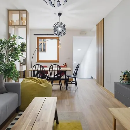 Apartman 4 Near The Main Station