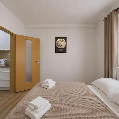 Apartman 4 Near The Main Station Prága